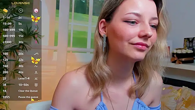 Snapshot of pretty_little_thing chatting on 01-31-25, 06:47 pretty little thing online show from 01-31-25, 06:47