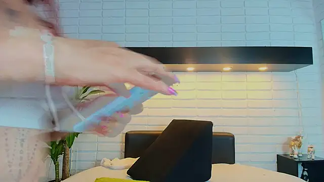 HannaBrave online show from 10-28-25, 12:09