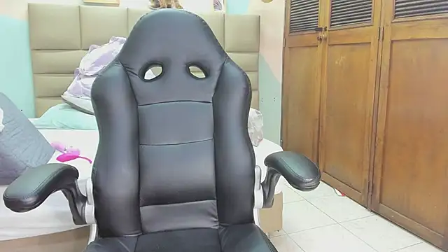 lilybaudyn  online show from 02-26-25, 08:04