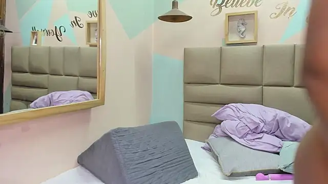 lilybaudyn  online show from 03-19-25, 07:51