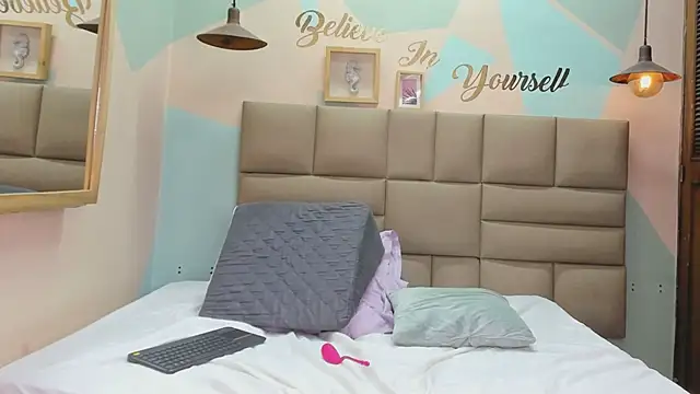 lilybaudyn  online show from 03-21-25, 05:11