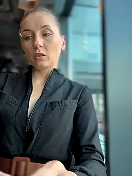 Snapshot of Crazy-Rosa chatting on 10-30-25, 09:33 Crazy-Rosa online show from 10-30-25, 09:33