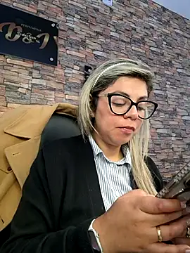 Cata Office-12 online show from 12-15-25, 09:52