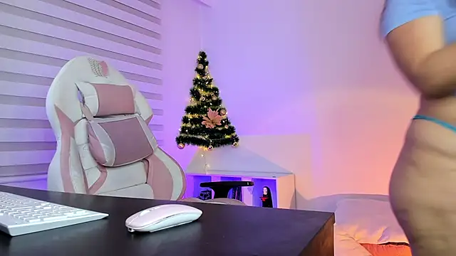 Snapshot of Gaby_Miller22 chatting on 12-09-24, 12:23 Gaby Miller22 online show from 12-09-24, 12:23