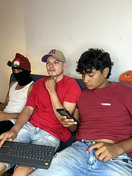  Ottis  online show from 11-11-25, 05:57