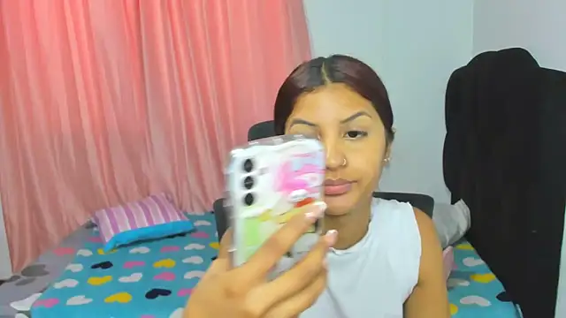 Snapshot of FalakRese chatting on 01-15-25, 06:19 FalakRese online show from 01-15-25, 06:19