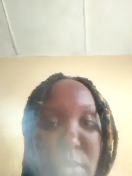 Snapshot of Queen001046 chatting on 11-22-25, 07:18 Queen001046 online show from 11-22-25, 07:18