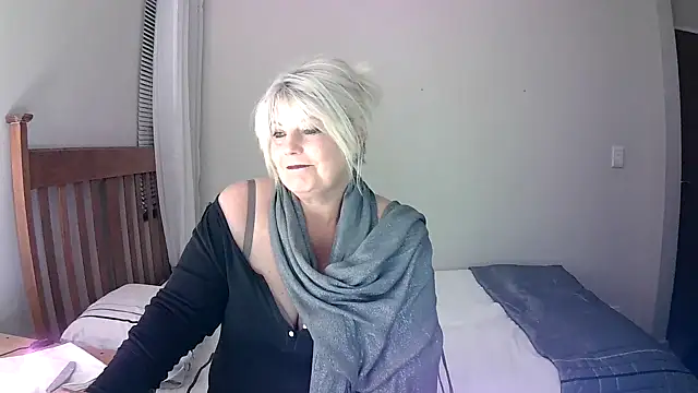 Miahotmilf online show from 01-16-25, 06:48