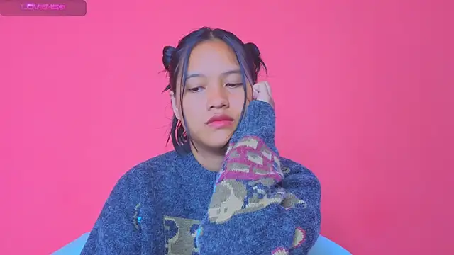 Natsu   online show from 12-04-24, 01:58