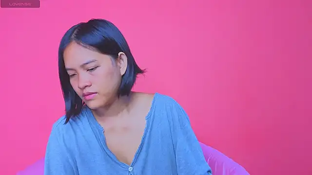 Natsu   online show from 12-05-24, 02:09