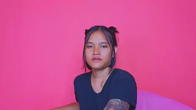 Natsu   online show from 12-11-24, 10:25