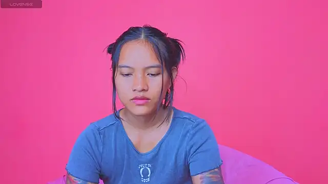 Natsu   online show from 12-14-24, 01:28