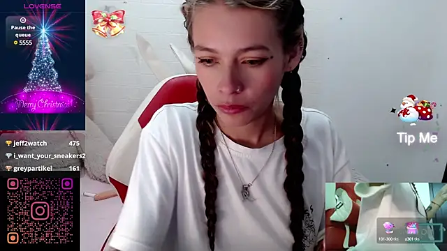 Snapshot of sweetlittlelisa chatting on 12-10-24, 12:28 sweetlittlelisa online show from 12-10-24, 12:28