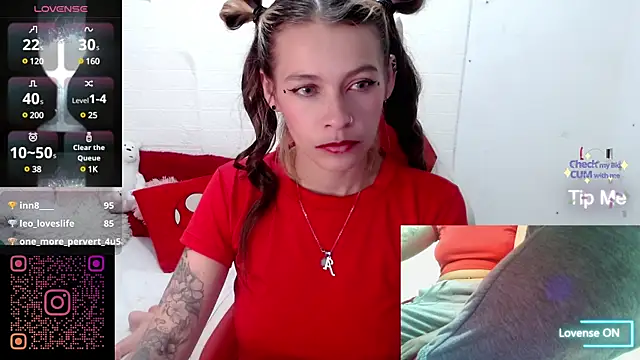 Snapshot of sweetlittlelisa chatting on 01-10-25, 10:15 sweetlittlelisa online show from 01-10-25, 10:15
