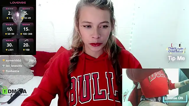 Snapshot of sweetlittlelisa chatting on 01-21-25, 12:04 sweetlittlelisa online show from 01-21-25, 12:04