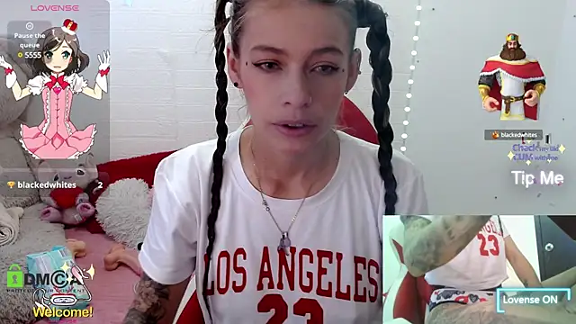 Snapshot of sweetlittlelisa chatting on 01-23-25, 08:45 sweetlittlelisa online show from 01-23-25, 08:45
