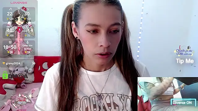 Snapshot of sweetlittlelisa chatting on 02-05-25, 10:01 sweetlittlelisa online show from 02-05-25, 10:01