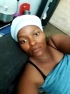 Snapshot of lovelyassbitch chatting on 01-18-25, 05:04 lovelyassbitch online show from 01-18-25, 05:04