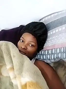 Snapshot of lovelyassbitch chatting on 02-19-25, 05:27 lovelyassbitch online show from 02-19-25, 05:27