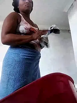 Snapshot of lovelyassbitch chatting on 02-19-25, 03:05 lovelyassbitch online show from 02-19-25, 03:05