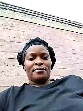 Snapshot of lovelyassbitch chatting on 03-21-25, 01:34 lovelyassbitch online show from 03-21-25, 01:34