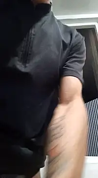 Snapshot of weedmanhot28 chatting on 12-17-24, 12:12 weedmanhot28 online show from 12-17-24, 12:12