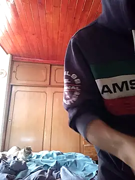 Snapshot of weedmanhot28 chatting on 09-14-25, 01:32 weedmanhot28 online show from 09-14-25, 01:32