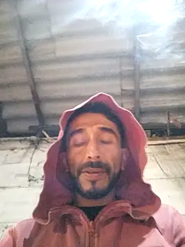 Snapshot of weedmanhot28 chatting on 10-22-25, 03:07 weedmanhot28 online show from 10-22-25, 03:07