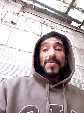 Snapshot of weedmanhot28 chatting on 10-31-25, 10:33 weedmanhot28 online show from 10-31-25, 10:33