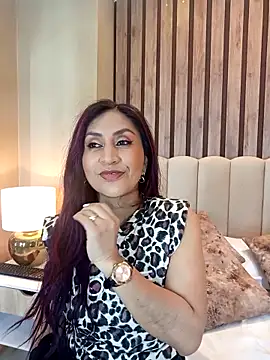 Snapshot of MonicaMoret chatting on 02-17-25, 12:27 MonicaMoret online show from 02-17-25, 12:27