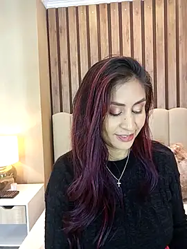 Snapshot of MonicaMoret chatting on 03-11-25, 12:17 MonicaMoret online show from 03-11-25, 12:17