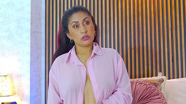 Snapshot of MonicaMoret chatting on 10-03-25, 12:57 MonicaMoret online show from 10-03-25, 12:57