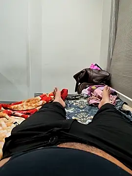 Snapshot of 143n143143 chatting on 11-16-25, 06:46 143n143143 online show from 11-16-25, 06:46