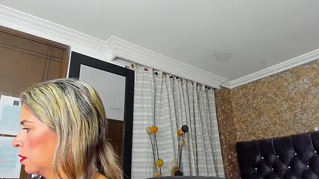 stella xue online show from 03-03-25, 08:00