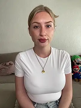 Snapshot of belle98 chatting on 04-30-26, 03:07 belle98 online show from 04-30-26, 03:07