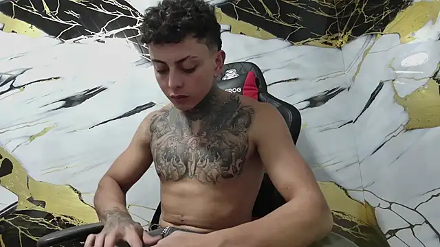 Kevin22 222 online show from 01-05-25, 05:41