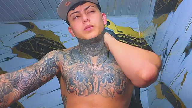 Kevin22 222 online show from 12-04-25, 04:44