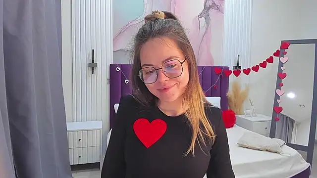 Kelly Cuutie online show from 02-13-25, 04:11