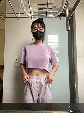 Snapshot of Baby_Claraa chatting on 12-26-24, 09:11 Baby Claraa online show from 12-26-24, 09:11