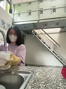 Snapshot of Baby_Claraa chatting on 03-20-25, 06:30 Baby Claraa online show from 03-20-25, 06:30