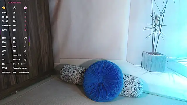 Snapshot of Baby_Claraa chatting on 10-15-25, 04:56 Baby Claraa online show from 10-15-25, 04:56