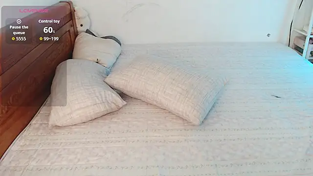 Snapshot of Baby_Claraa chatting on 11-20-25, 05:51 Baby Claraa online show from 11-20-25, 05:51