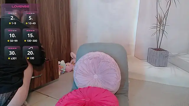 Snapshot of Baby_Claraa chatting on 11-24-25, 06:46 Baby Claraa online show from 11-24-25, 06:46