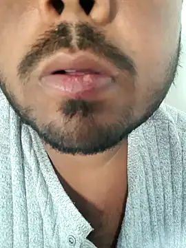 Snapshot of your_fuck_boy_00 chatting on 12-31-24, 01:04 your fuck boy 00 online show from 12-31-24, 01:04