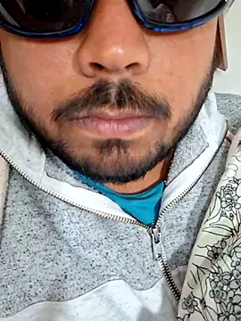 Snapshot of your_fuck_boy_00 chatting on 11-12-25, 03:40 your fuck boy 00 online show from 11-12-25, 03:40