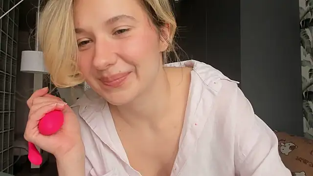 Snapshot of Lilith_lutherlow chatting on 03-15-26, 12:00 Lilith lutherlow online show from 03-15-26, 12:00