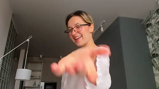 Snapshot of Lilith_lutherlow chatting on 04-09-26, 01:38 Lilith lutherlow online show from 04-09-26, 01:38