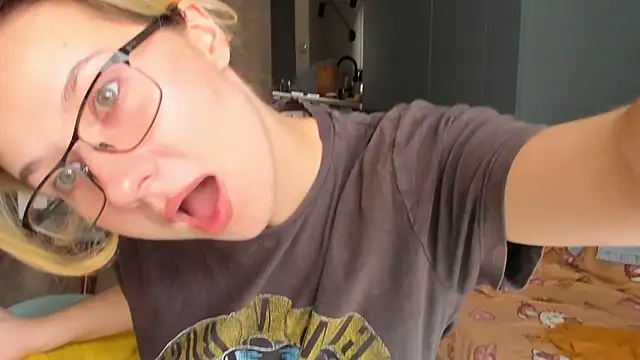 Snapshot of Lilith_lutherlow chatting on 04-15-26, 02:13 Lilith lutherlow online show from 04-15-26, 02:13