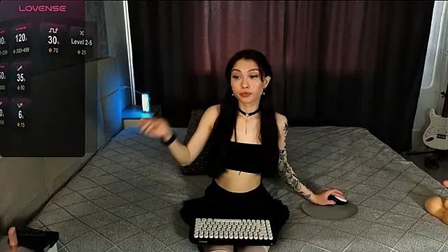 RoxieCrash online show from 10-13-25, 11:43