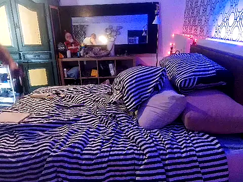 RawRyder8 online show from 09-17-25, 02:02